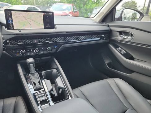 Certified 2025 Honda Accord Touring image 32