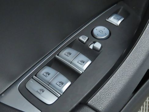 Used 2021 BMW X4 xDrive30i w/ M Sport Package image 24