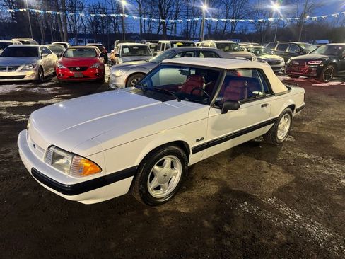 Used 1990 Ford Mustang LX RWD image 1