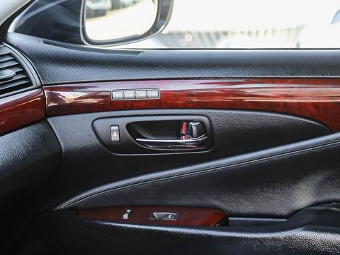 Used 2010 Lexus LS 460 RWD image 21