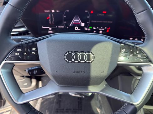 Used 2025 Audi Q5 Premium Plus w/ Premium Plus AWD/4WD image 18