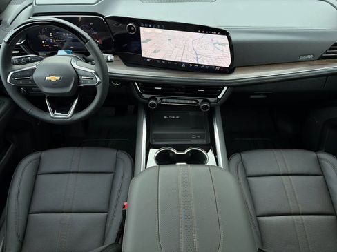 New 2026 Chevrolet Suburban High Country AWD/4WD image 3