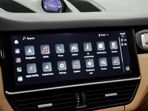 Certified 2023 Porsche Cayenne Platinum Edition image 18