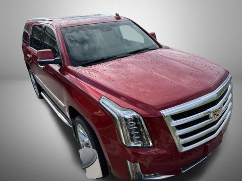 Used 2015 Cadillac Escalade Luxury AWD/4WD image 2