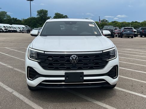 Used 2024 Volkswagen Atlas Cross Sport SEL Premium R-Line AWD/4WD image 9