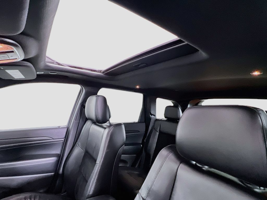 Used 2018 Jeep Grand Cherokee Altitude AWD/4WD image 21