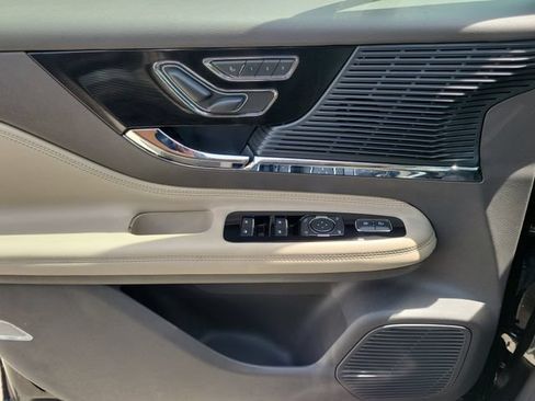 Certified 2022 Lincoln Corsair FWD image 13