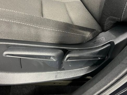 Used 2025 Honda CR-V LX image 22