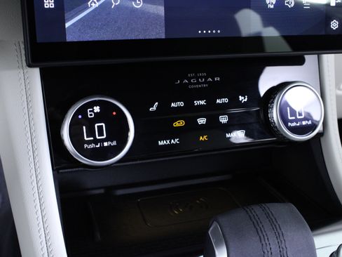 Used 2025 Jaguar F-PACE R-Dynamic S image 29