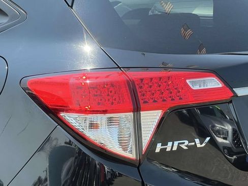 Used 2019 Honda HR-V Touring image 11