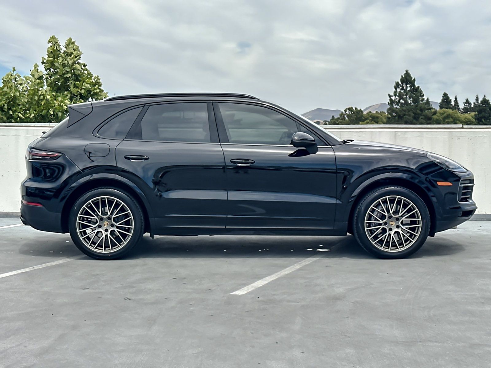 Used 2023 Porsche Cayenne Platinum Edition AWD/4WD image 10