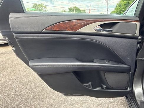 Used 2019 Lincoln MKZ Reserve FWD image 13