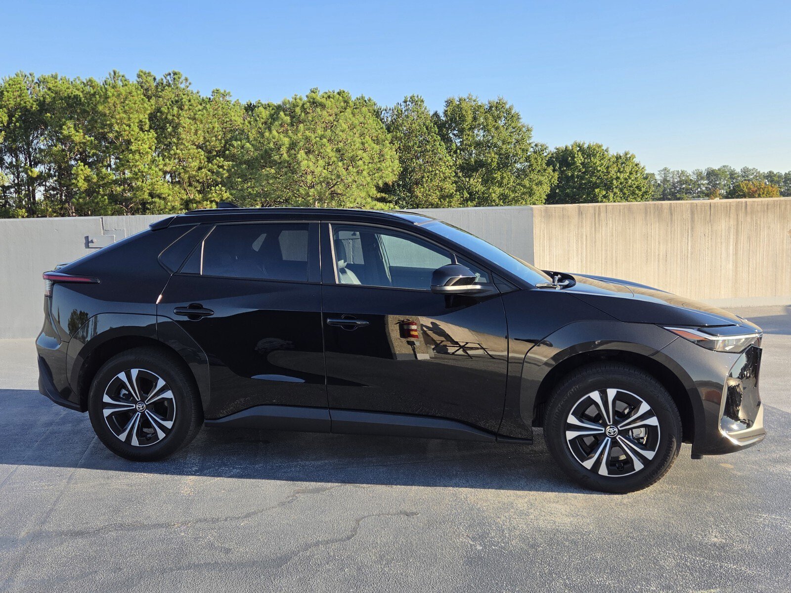 Used 2024 Toyota bZ4X FWD w/ Weather Package image 6