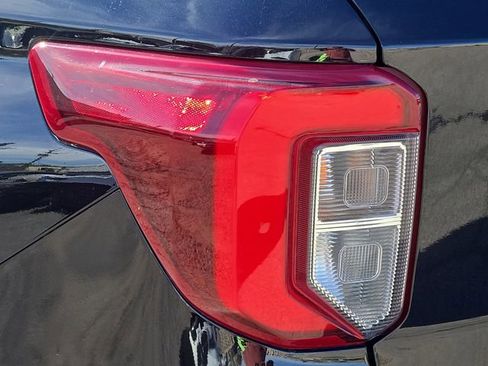 Used 2022 Ford Explorer ST w/ Equipment Group 401A image 11