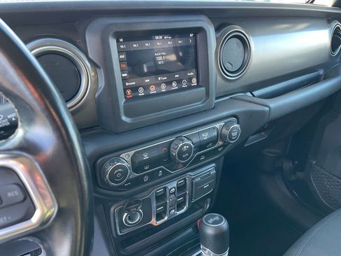 Used 2021 Jeep Wrangler Unlimited Sahara AWD/4WD image 14