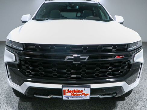 Used 2023 Chevrolet Tahoe Z71 w/ Luxury Package AWD/4WD image 4