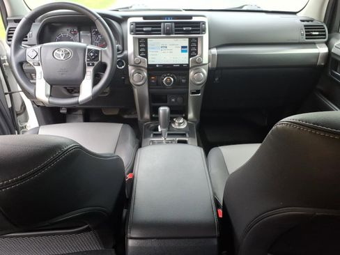 Used 2022 Toyota 4Runner SR5 Premium w/ Moonroof Package AWD/4WD image 32