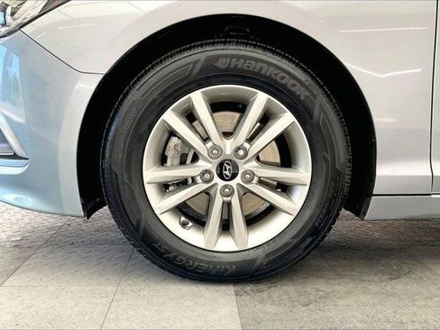 Used 2016 Hyundai Sonata SE w/ Cargo Package image 8