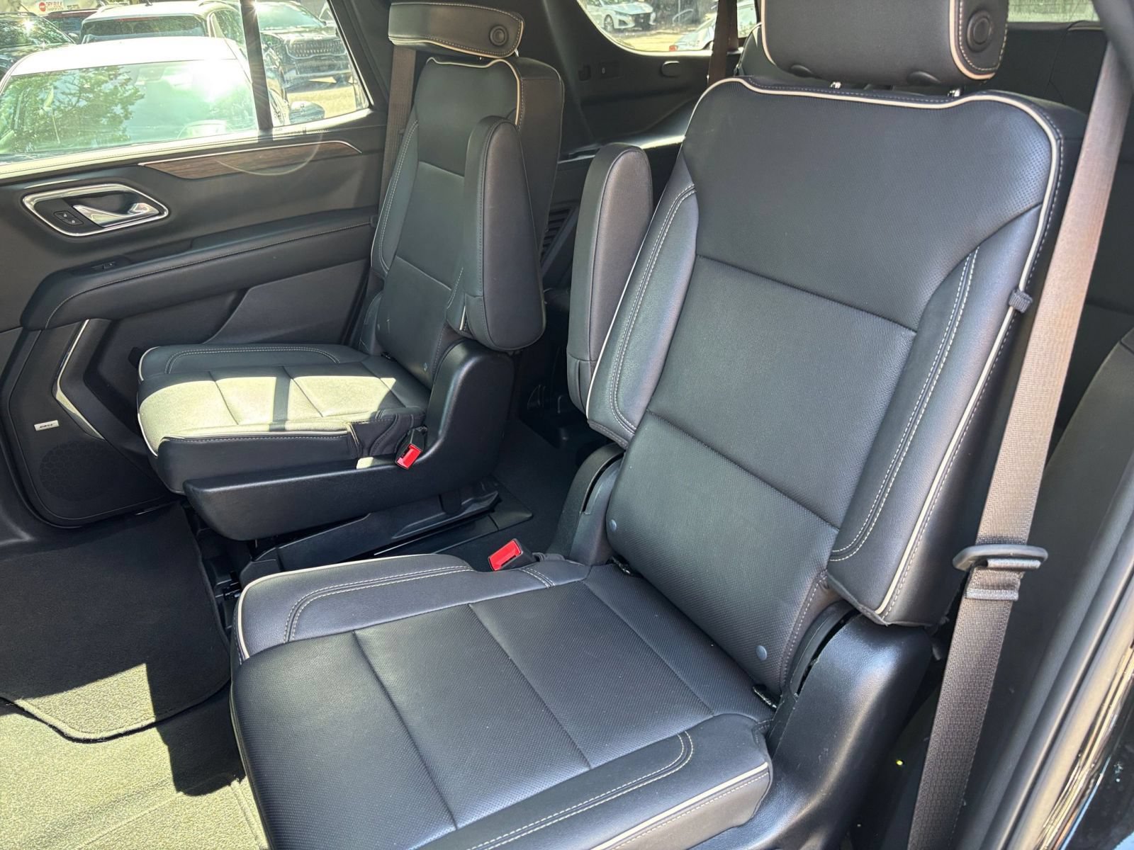 Used 2023 Chevrolet Tahoe Premier AWD/4WD image 40