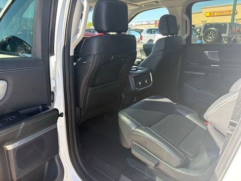 Used 2025 Ford Expedition Max Platinum AWD/4WD image 10