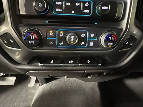Used 2018 Chevrolet Silverado 1500 LT w/ All Star Edition AWD/4WD image 21
