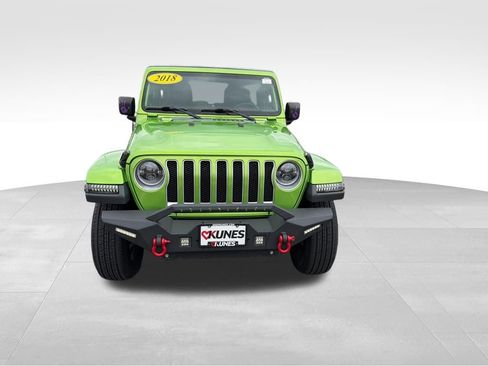 Used 2018 Jeep Wrangler Unlimited Sahara AWD/4WD image 3