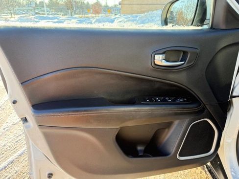 Used 2019 Jeep Compass Limited image 19