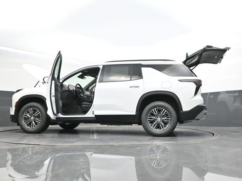 New 2026 Chevrolet Traverse LT FWD image 43