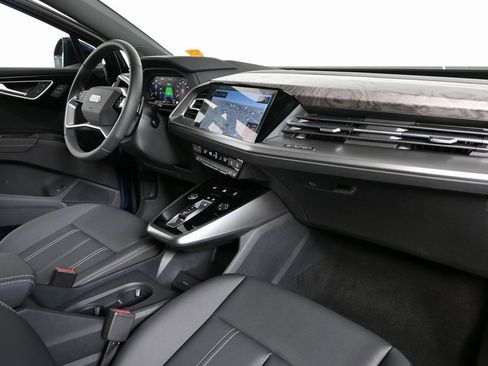New 2025 Audi Q4 e-tron Prestige image 20