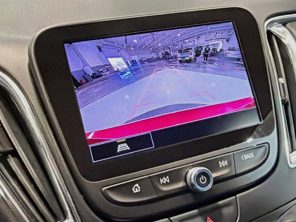 Used 2021 Chevrolet Malibu Premier FWD image 15