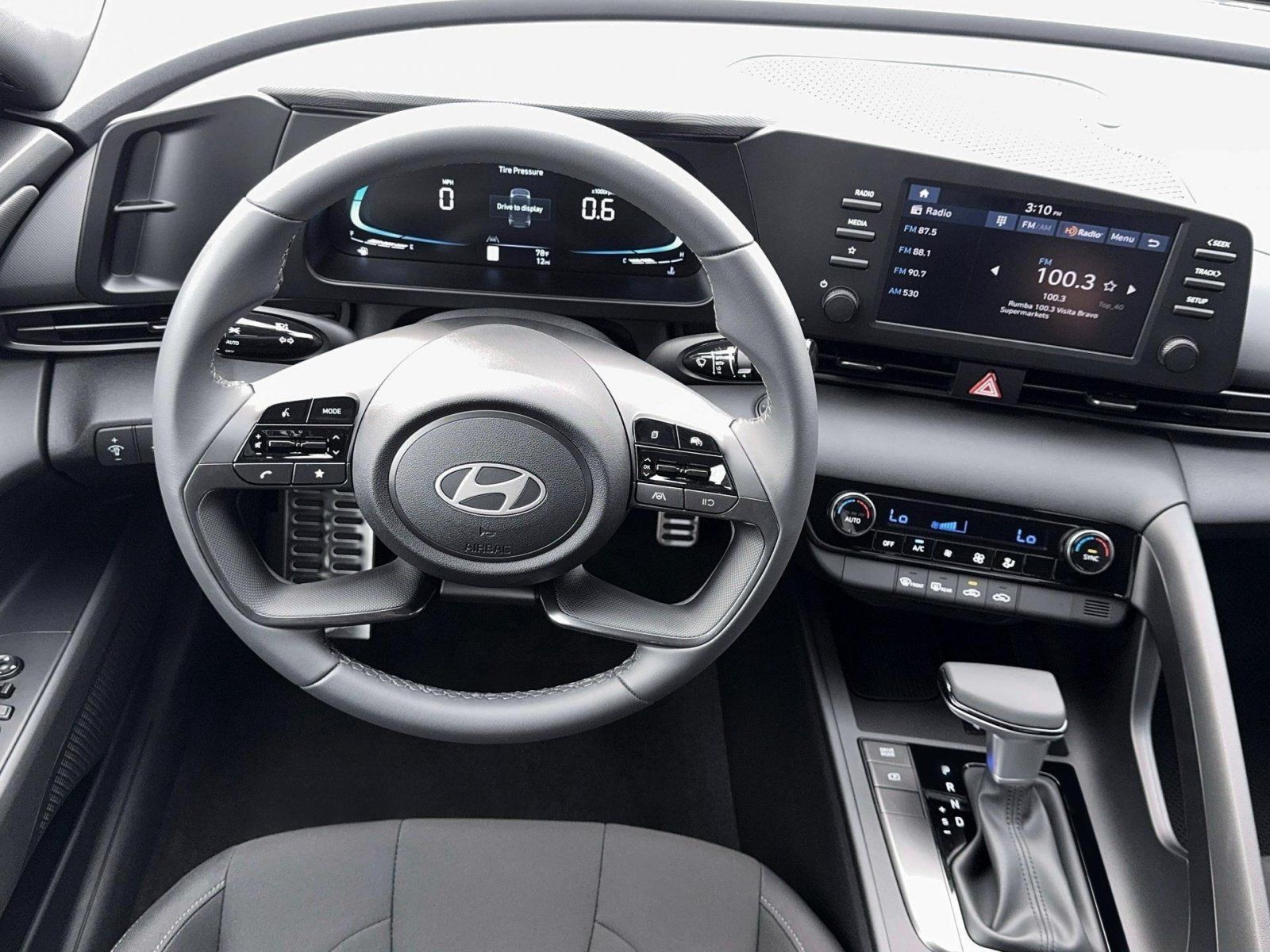 New 2026 Hyundai Elantra SEL Sport FWD image 17