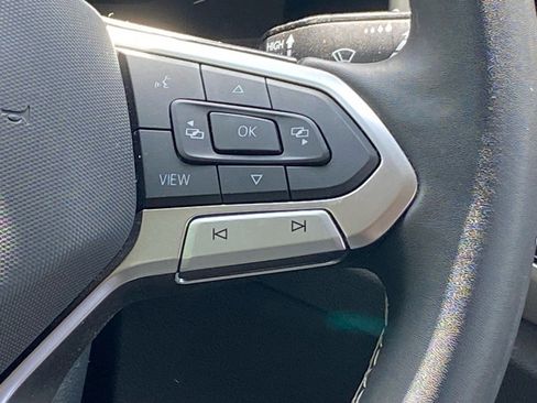 Certified 2022 Volkswagen Atlas SE image 5