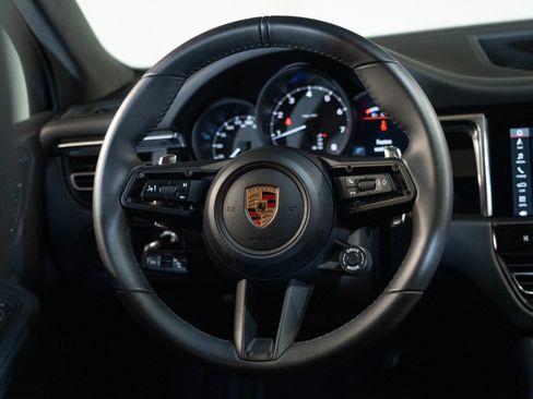 Certified 2026 Porsche Macan AWD/4WD image 28