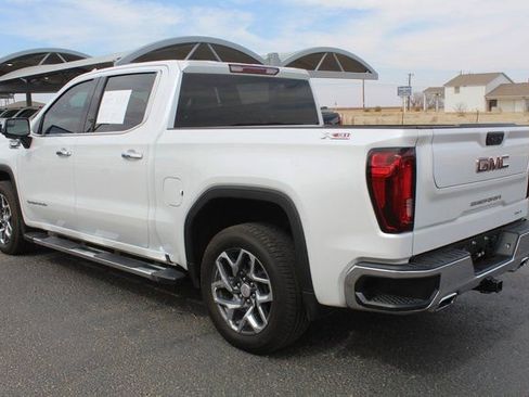 Used 2023 GMC Sierra 1500 SLT image 9