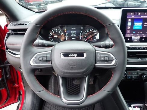 Used 2023 Jeep Compass Trailhawk w/ Trailhawk Convenience Group AWD/4WD image 20