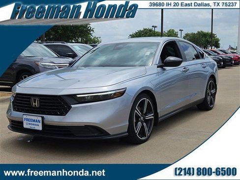 Used 2025 Honda Accord Sport image 1