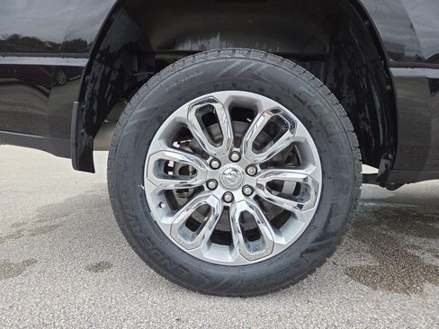 Used 2023 RAM 1500 Laramie AWD/4WD image 19