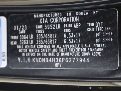 Used 2023 Kia Carnival LX FWD image 39