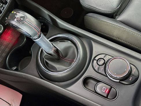 Used 2019 MINI Cooper Clubman S image 19