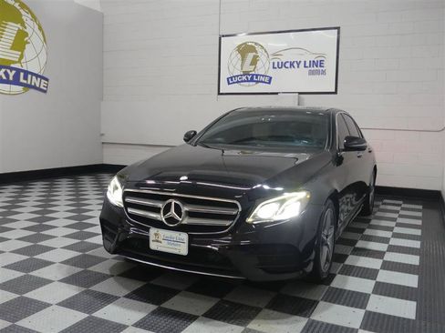 Used 2017 Mercedes-Benz E 300 4MATIC image 4