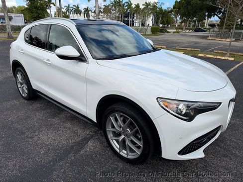 Used 2018 Alfa Romeo Stelvio Ti AWD/4WD image 2