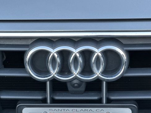 Used 2019 Audi Q8 Prestige w/ Towing Package image 41