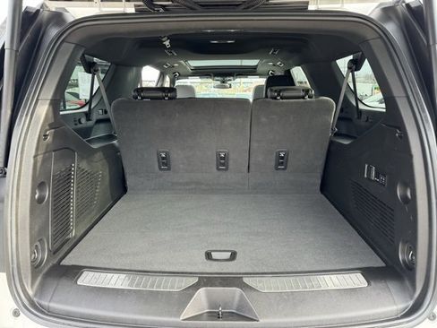 Used 2022 Chevrolet Suburban RST w/ Luxury Package image 9