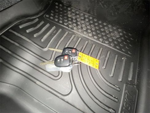 Used 2013 Toyota Prius C image 26