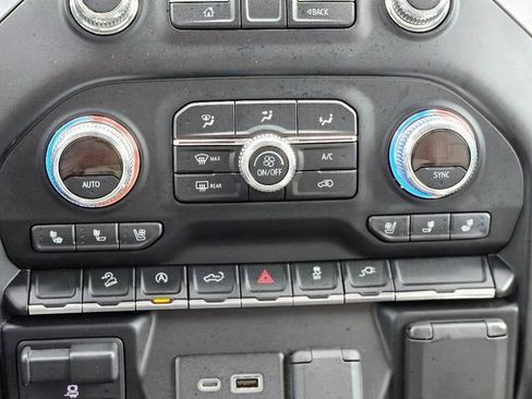 Used 2019 GMC Sierra 1500 SLT w/ SLT Premium Package image 24