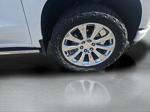 Used 2020 Chevrolet Silverado 1500 High Country w/ Technology Package image 13