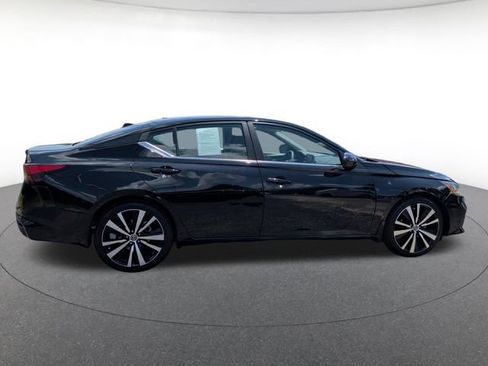 Used 2022 Nissan Altima 2.5 SR FWD image 6