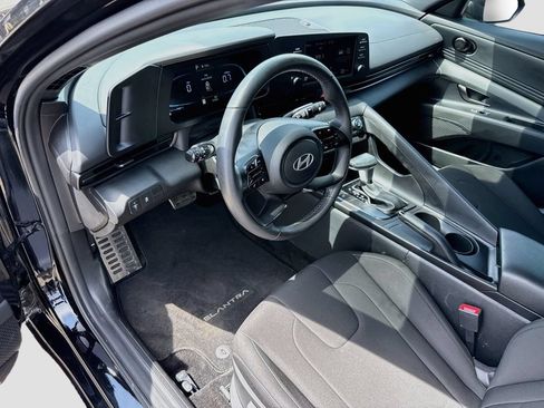 Used 2025 Hyundai Elantra Sport FWD image 10