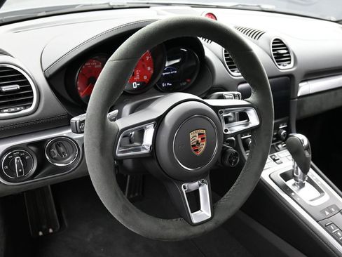 Certified 2025 Porsche 718 Cayman GTS RWD image 17