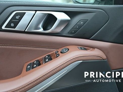 Used 2022 BMW X5 xDrive40i w/ Parking Assistance Package image 21